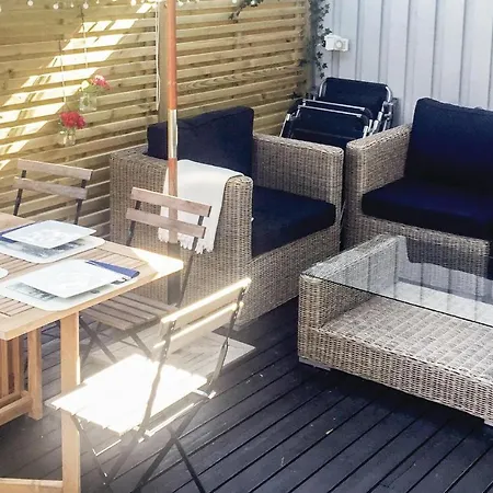 Nice Home In Vaestra Froelunda With Wifi 度假居 *