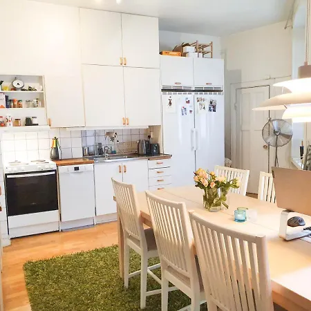 Centrally Located Spacious Room Göteborg