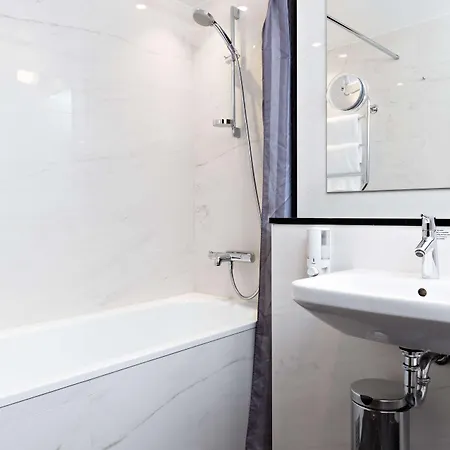 Western Arena Otel 3*