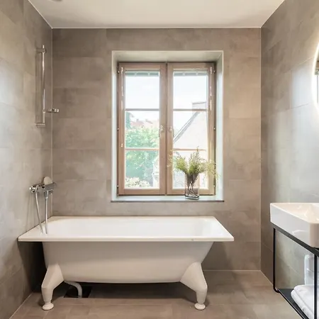 Live And Ekmanska 4*