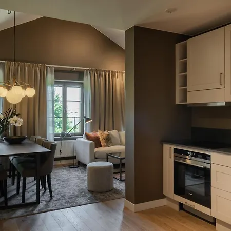 Live And Ekmanska Apartahotel 4*