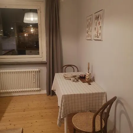 Cozy Flat At Biking Distance From Centre Apartment