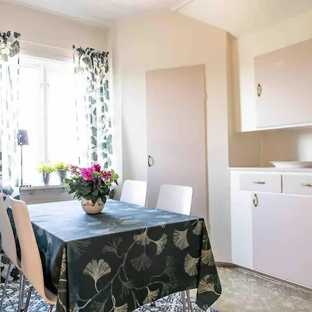 Ferienhaus Nara Skargarden & Centrala Goteborg! *