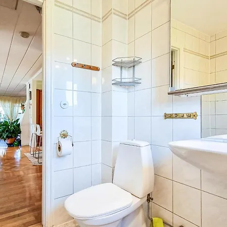 Nice In Västra Frölunda With Wifi&3 Bedrooms Semesterbostad Göteborg