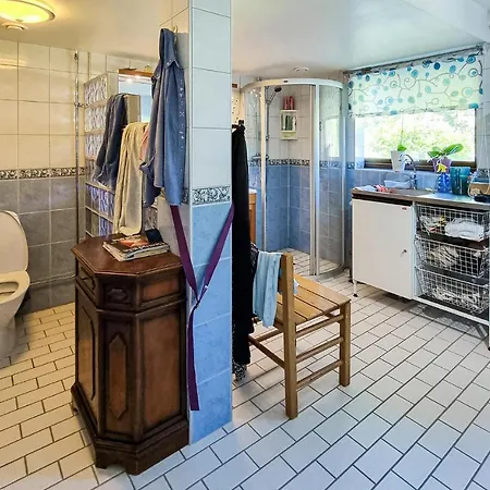 Semesterbostad Nice In Västra Frölunda With Wifi&3 Bedrooms Göteborg
