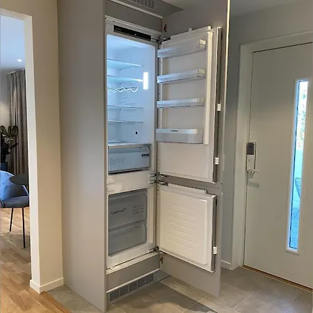 Luxurious With Free Parking Apartament