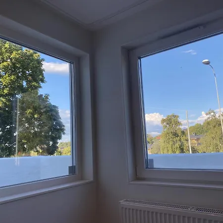 Luxurious With Free Parking *