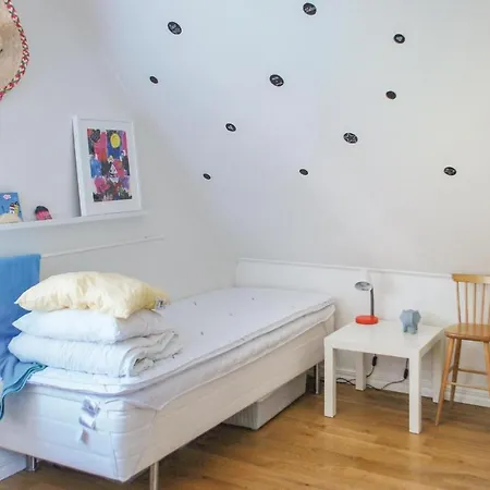 Nice In Svedalen With 4 Bedrooms And Wifi * غوتنبرغ