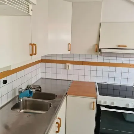 Tva Rums Lagenhet I Kalleback I