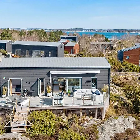 Holiday Vaestra Froelunda Holiday home *