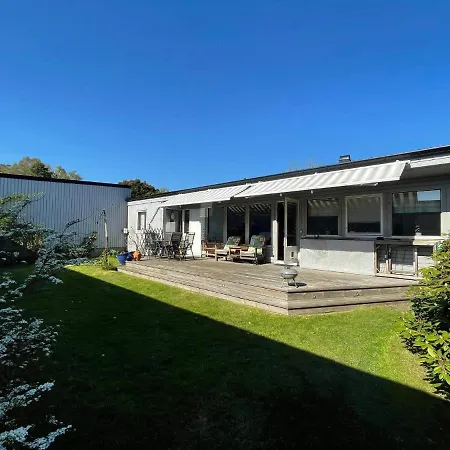 5 Person In Vaestra Froelunda Göteborg