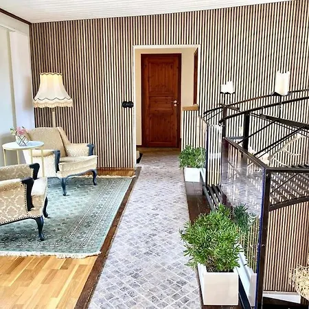 Aekta Studio 4 *