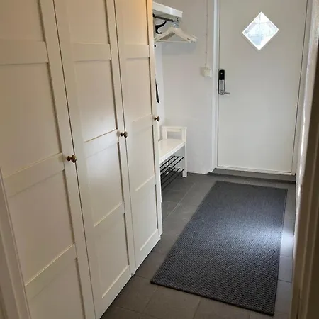 Living With Many Beds And Private Garden! *