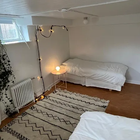 Apartment Living With Many Beds And Private Garden! *
