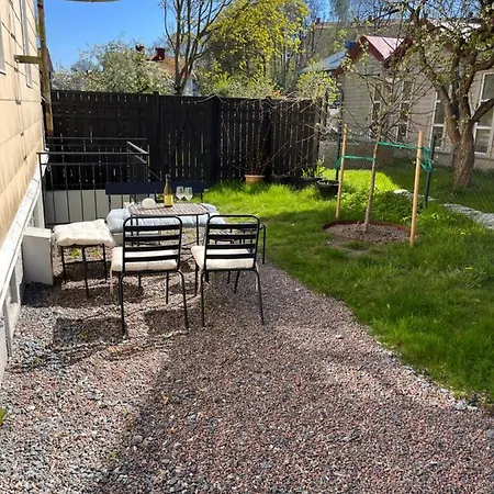Apartment Living With Many Beds And Private Garden! Gothenburg