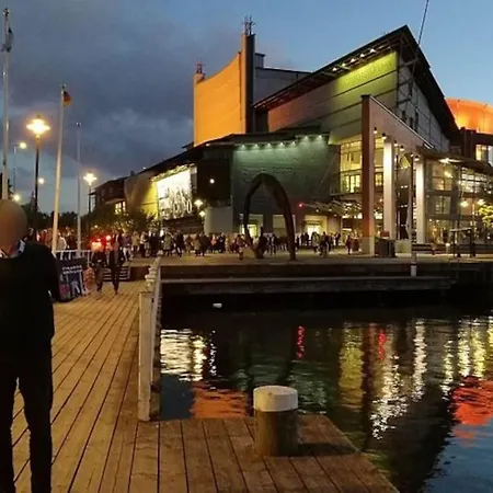 Downtown Sailboat - Vega 1 Botel Göteborg