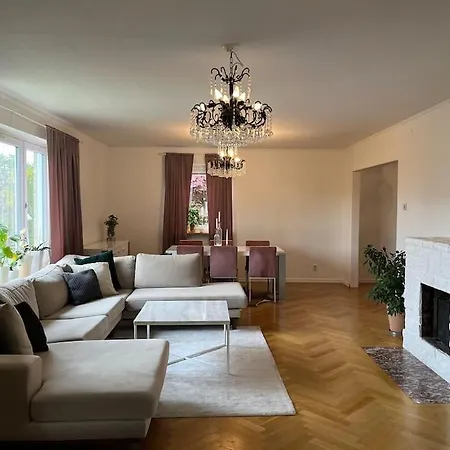 Villa Grand With Great Location! Gotemburgo