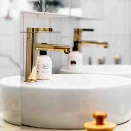 Modern 106m², 30 Sec Walk From Station! Апартаменты Гётеборг