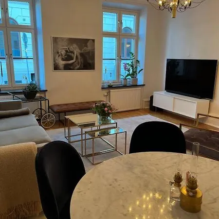 Modern 106m², 30 Sec Walk From Station!
