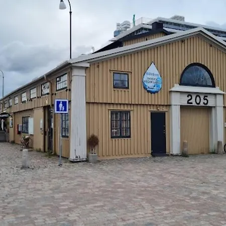 Botel Husbaten Vega 2