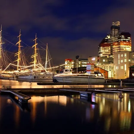 Botel Husbaten Vega 2