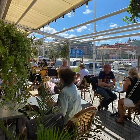 Husbaten Vega 2 Botel Gothenburg
