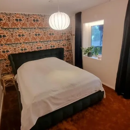 Nyrenoverad Stor 15 Mintuer Fran Centrum Villa