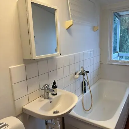 Apartman Fyrarumslagenhet For Uthyrning Göteborg