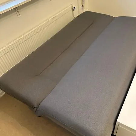 Fyrarumslagenhet For Uthyrning