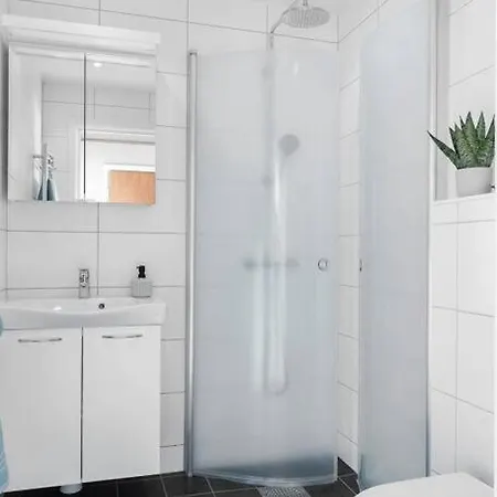 Spacious 4 Bedroom With Garden - Location Göteborg