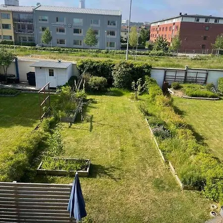 Hotell Spacious 4 Bedroom With Garden - Location