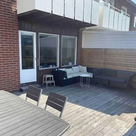 Spacious 4 Bedroom With Garden - Location فندق غوتنبرغ