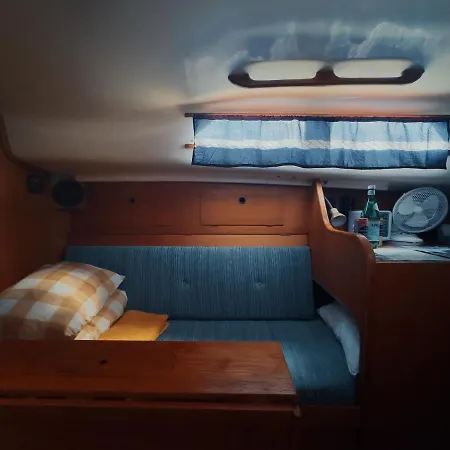 Botel Downtown Sailboat - Vega 1 Gothenburg