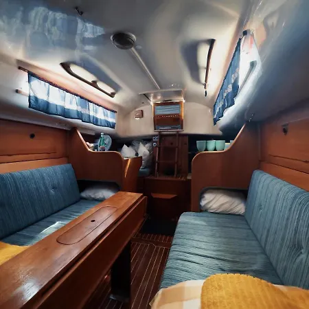 Downtown Sailboat - Vega 1 * Göteborg