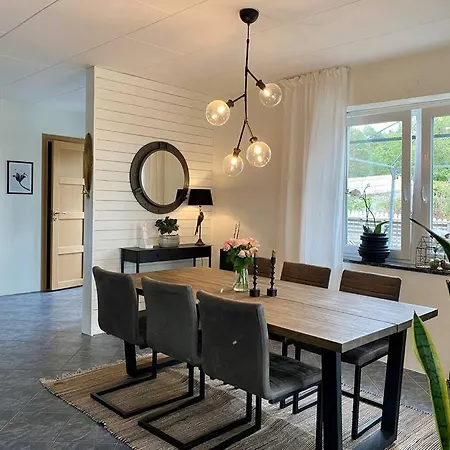 Villalaegenhet I Askim Med Havsutsikt *