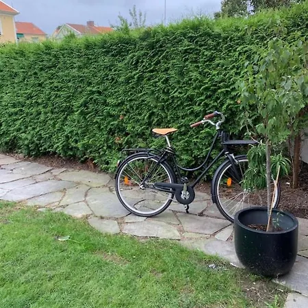 Charmigt Radhus I Centrala Villa *