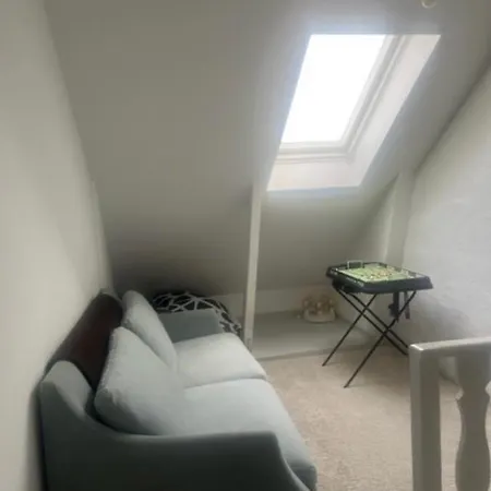 Charmigt Radhus I Centrala Villa *