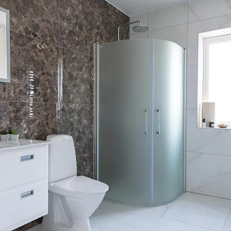 Homestay The Rose Valley - Nr 1 Gothenburg