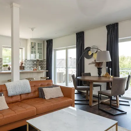 The Rose Valley - Nr 1 Homestay Gothenburg