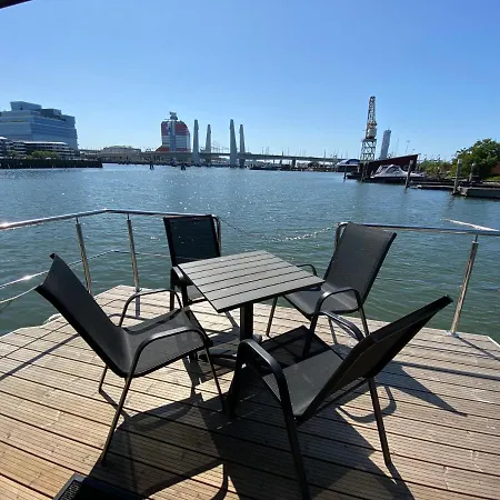 Kungsviken - Hausboot Im Herzen Von Båthotell Göteborg
