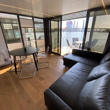 Kungsviken - Hausboot Im Herzen Von Botel Göteborg