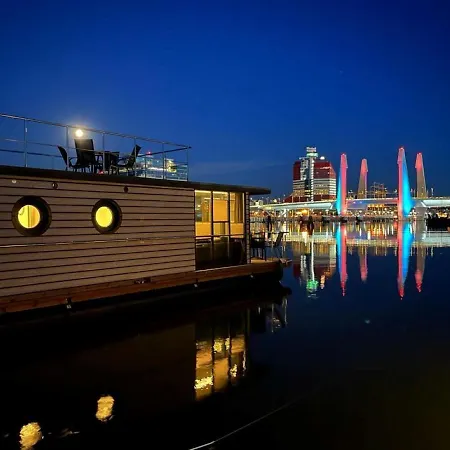 Kungsviken - Hausboot Im Herzen Von Båthotell