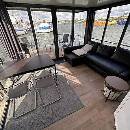 Botel Molloesund - Hausboot Im Herzen Von