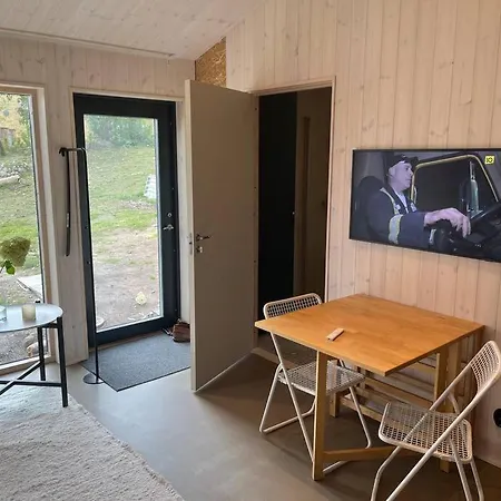 Mysigt Attefallshus Med Naerhet Och Hav Daire