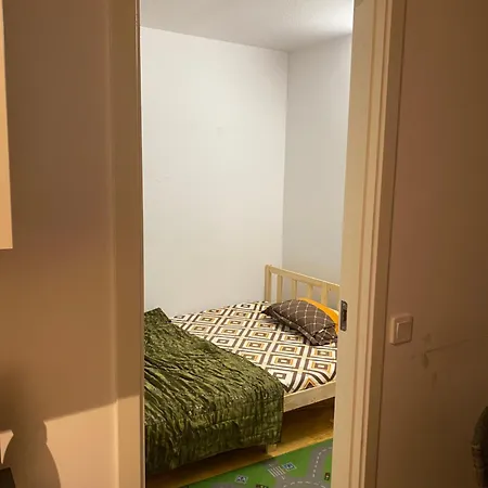 Cozy In A Shared Close To Nature Homestay