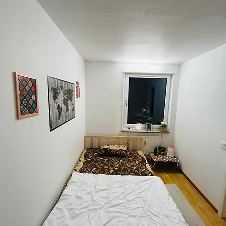 Cozy In A Shared Close To Nature Homestay *