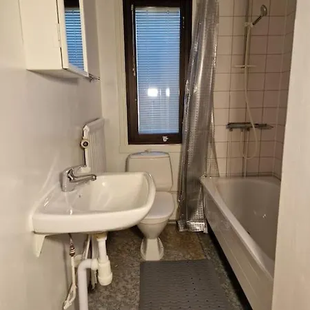 Apartment Lugn Och Skoen Laegenhet Centralt. *