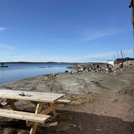 Apartamento Mysigt Attefallshus Med Naerhet Och Hav