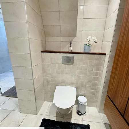 アパート C Annedal *