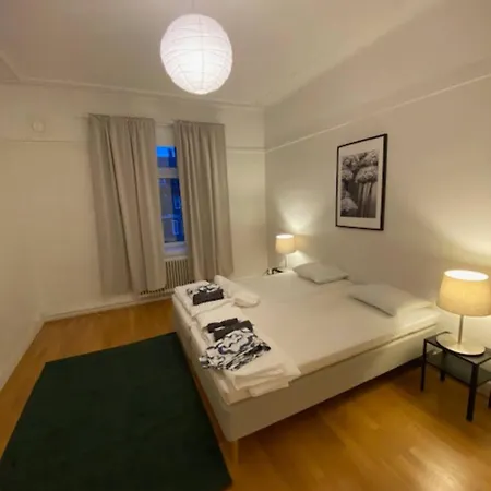 Comfortable In Centre Apartament *